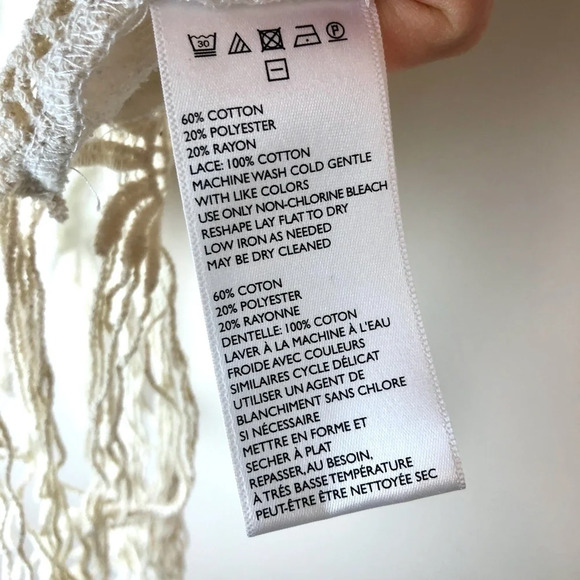 Staring at Stars | Crochet Flower Fringe Top - Picture 4 of 5